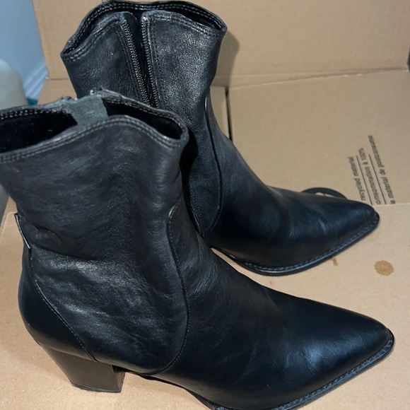 Zara leather booties - Picture 1 of 2